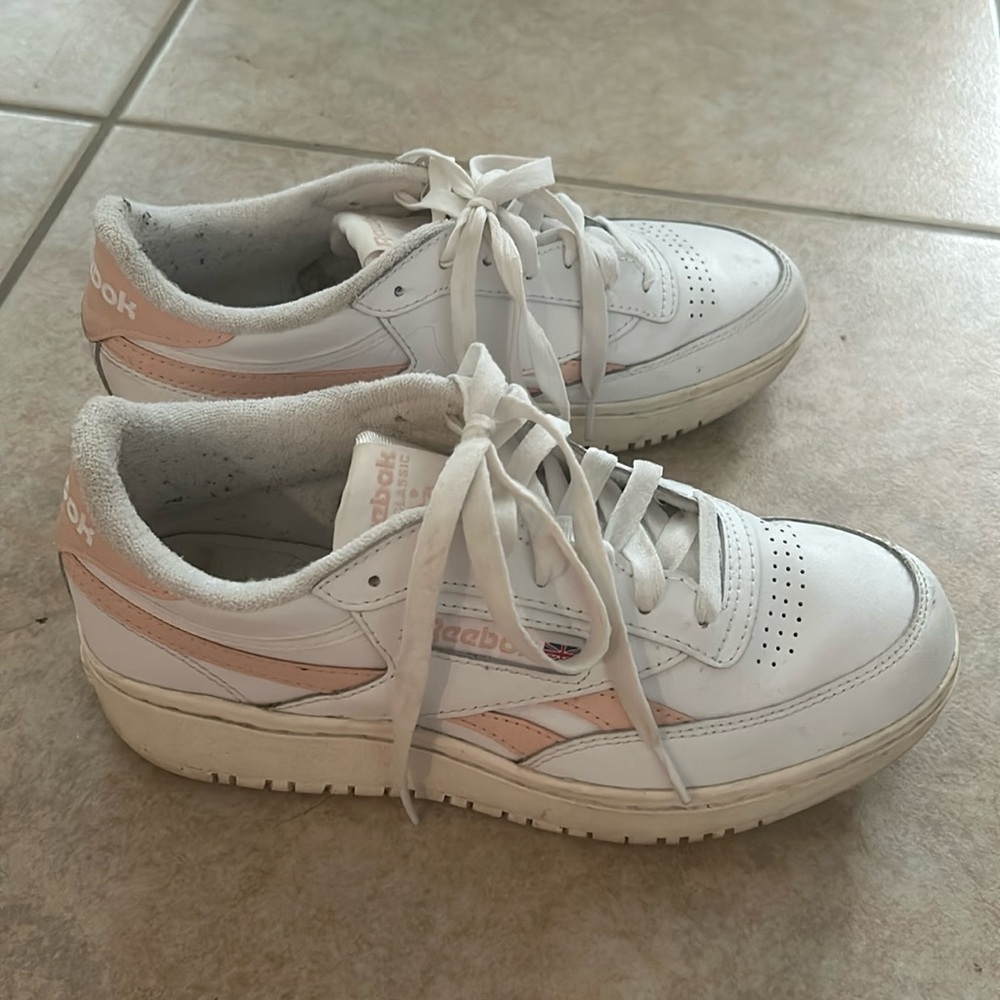 Reebok Sneakers